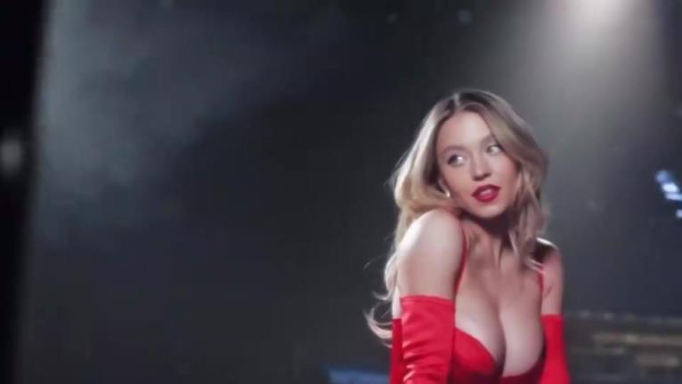 此前觀戰(zhàn)紐約德比！賣含洗澡水肥皂的悉尼妹太清楚自身優(yōu)勢(shì)了